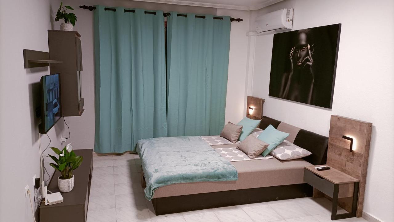 Grace Resident Studio Apartman Apartment La Mata  Ngoại thất bức ảnh